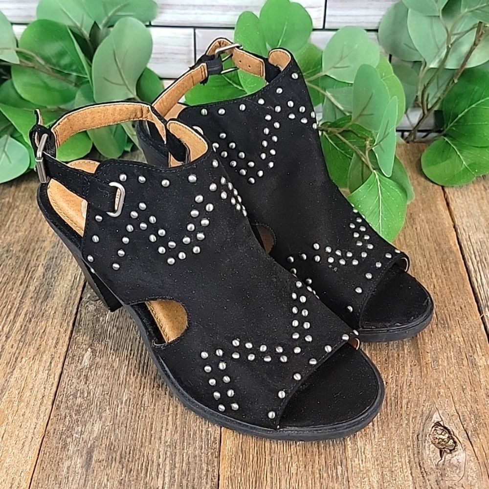 So catfish black block heel buckle sandals Size 6
